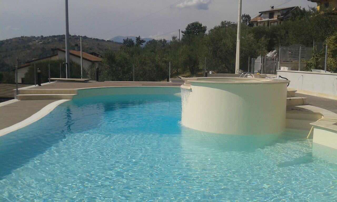 Build & Consulence costruzione piscine