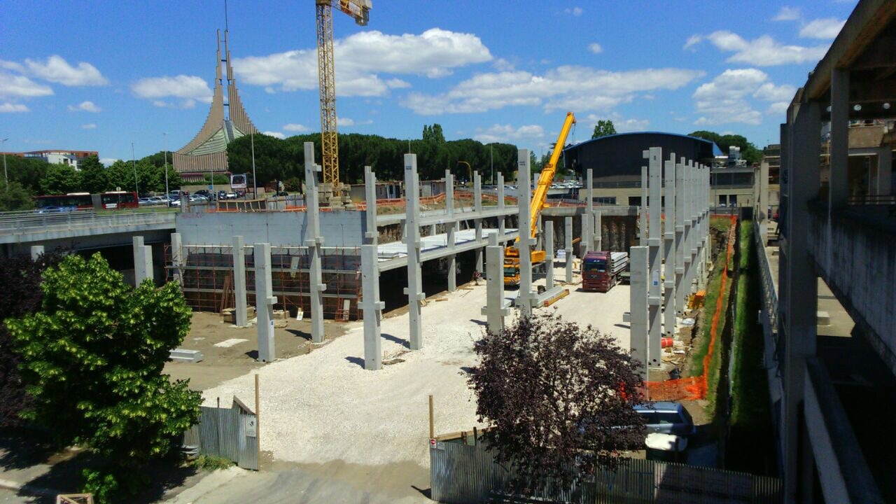 Build & Consulence Centro Commerciale Tor Bella Monaca